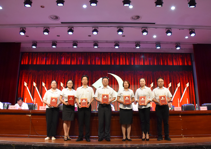 4表彰先进2.jpg